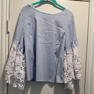 Beautiful Chicos white striped top black label size one stunning sleeves